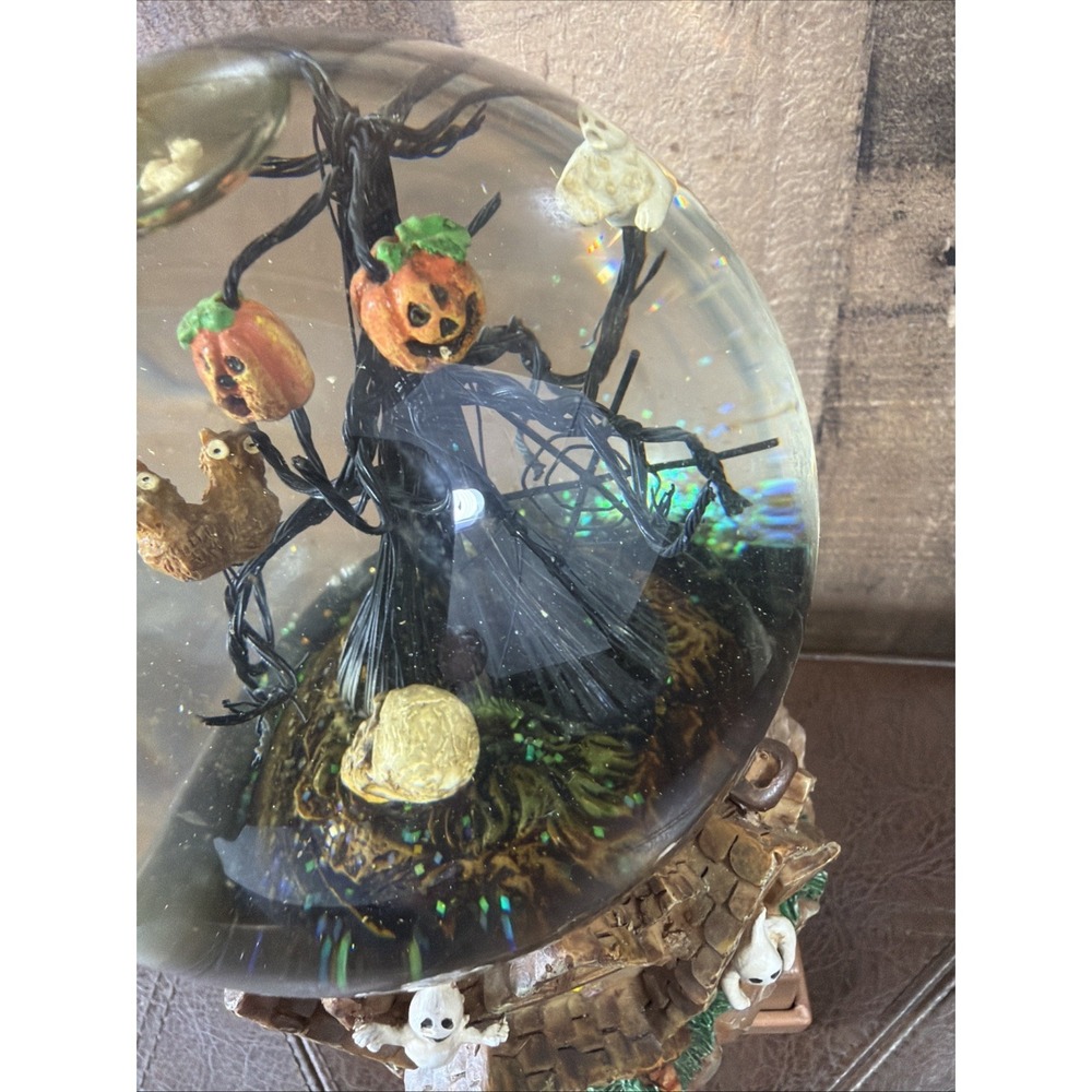 Vintage Halloween Musical Water Snow Globe Ding Dong Witch is Dead Skull Ghosts - Picture 3 of 16